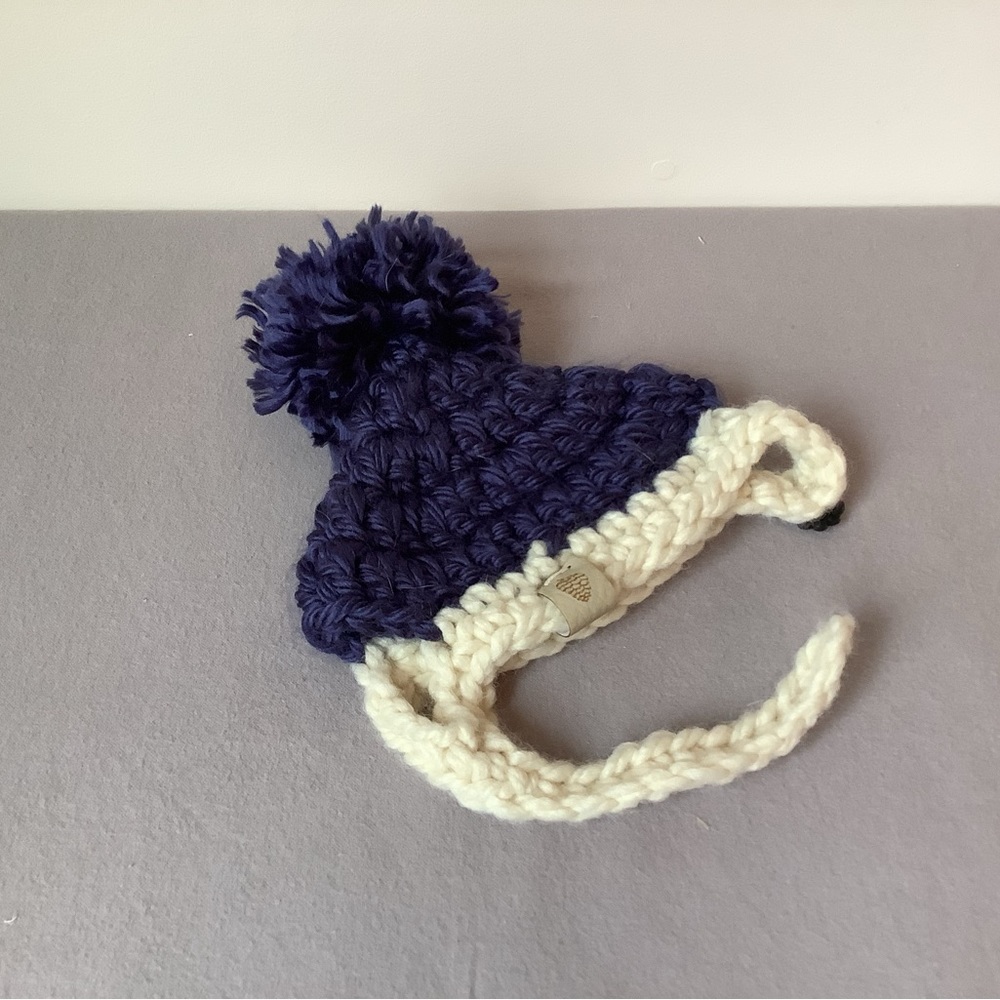 NWOT dog knitted winter hat dark blue with off white trim